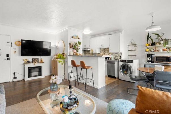Dining room, Interior, Kitchen, Pendant Lights, Washer, Wood Texture Flooring