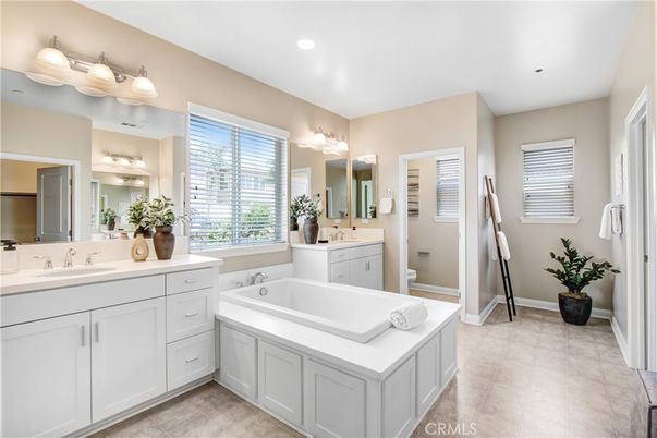 Bathroom, Dual Sink Vanities, Interior, Recessed Lighting