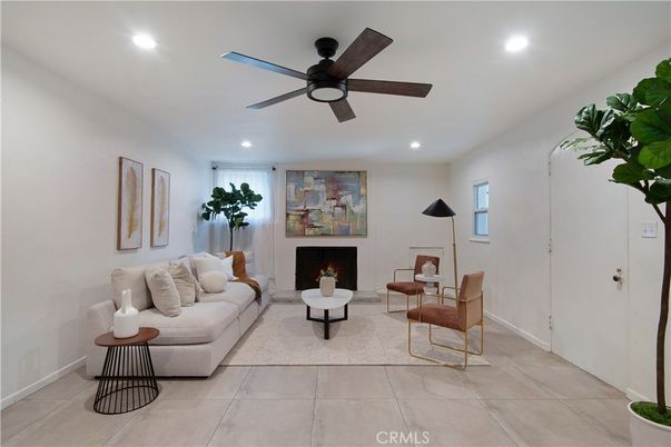 Fireplace, Interior, Living room, Recessed Lighting