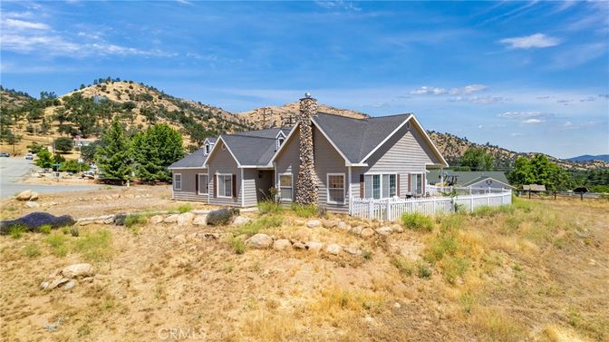 Backyard, Exterior, Facade, Log Home