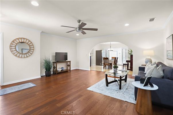 Dining room, Interior, Living room, Pendant Lights, Recessed Lighting, Wood Texture Flooring
