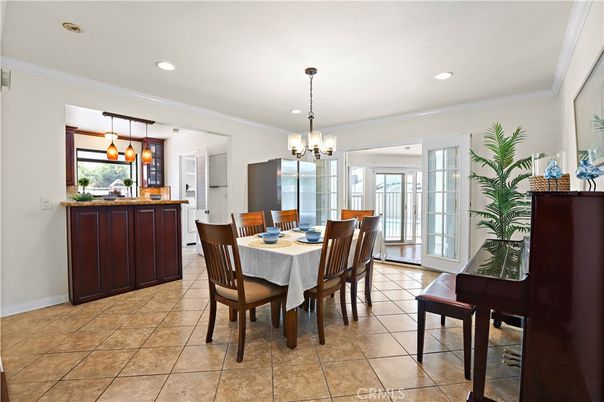 Dining room, Interior, Pendant Lights, Recessed Lighting