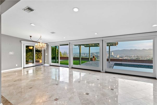 Chandelier, Empty room, Interior, Recessed Lighting