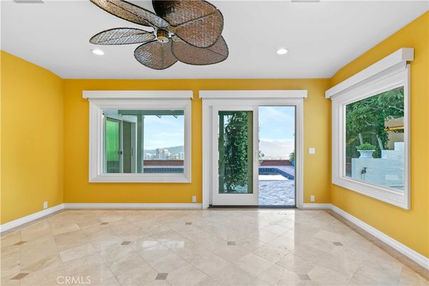 Empty room, Interior, Recessed Lighting, Water
