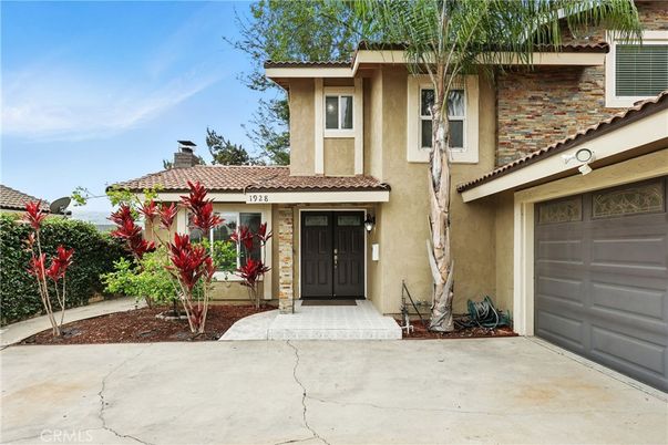 Attached, Exterior, Facade, Mediterranean