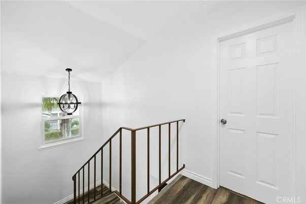 Interior, Pendant Lights, Wood Texture Flooring