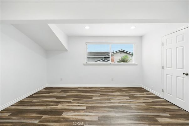 Empty room, Interior, Recessed Lighting, Wood Texture Flooring