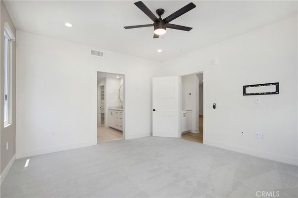 Bathroom, Empty room, Interior, Recessed Lighting