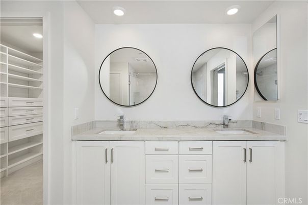 Bathroom, Dual Sink Vanities, Interior, Recessed Lighting