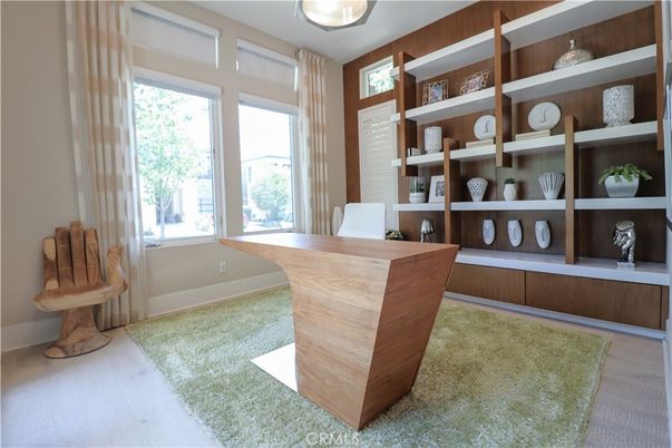 Home Office, Interior