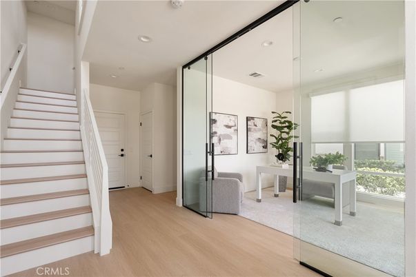 Interior, Recessed Lighting, Wood Texture Flooring