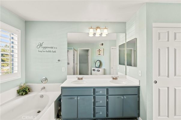 Bathroom, Dual Sink Vanities, Interior