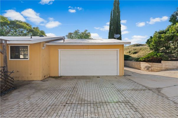 Detached Garage, Exterior