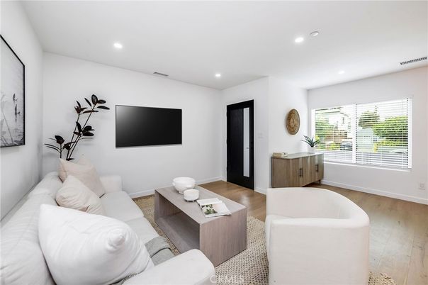 Interior, Living room, Recessed Lighting, Wood Texture Flooring