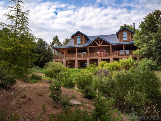 Backyard, Exterior, Facade, Log Home