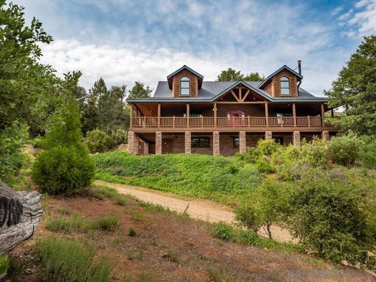 Exterior, Facade, Log Home