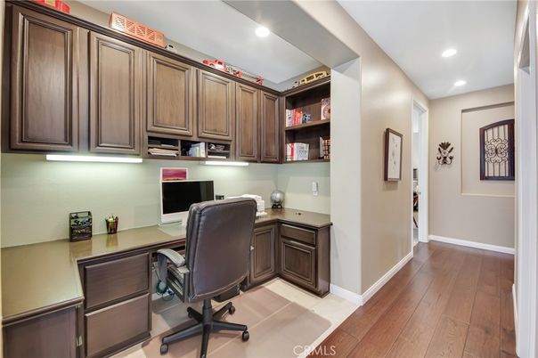 Home Office, Interior, Recessed Lighting, Wood Texture Flooring