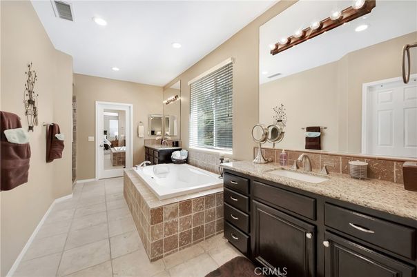 Bathroom, Dual Sink Vanities, Interior, Recessed Lighting
