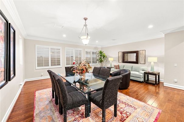 Dining room, Interior, Living room, Pendant Lights, Recessed Lighting, Wood Texture Flooring