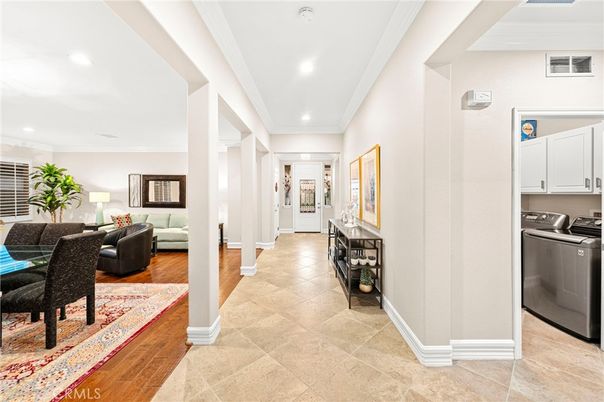 Interior, Recessed Lighting, Washer, Wood Texture Flooring