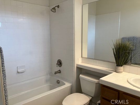Bathroom, Interior, Tile Countertops