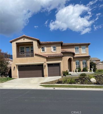 Attached, Exterior, Facade, Mediterranean
