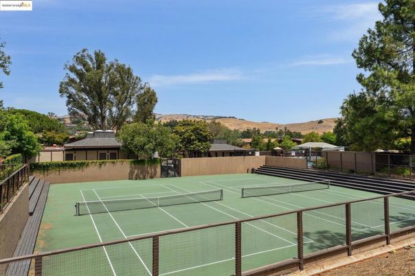 Exterior, Tennis Courts