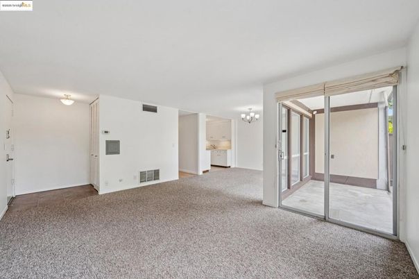 Chandelier, Empty room, Interior