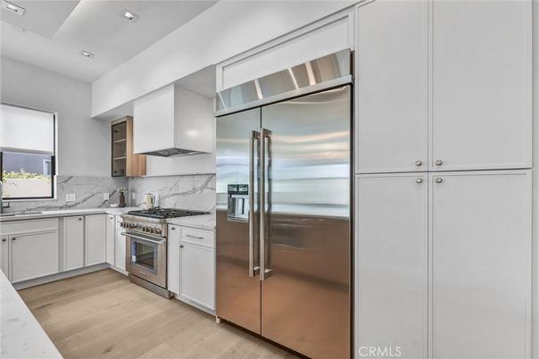 Fireplace, Interior, Kitchen, Living room, Pendant Lights, Recessed Lighting, Wood Texture Flooring