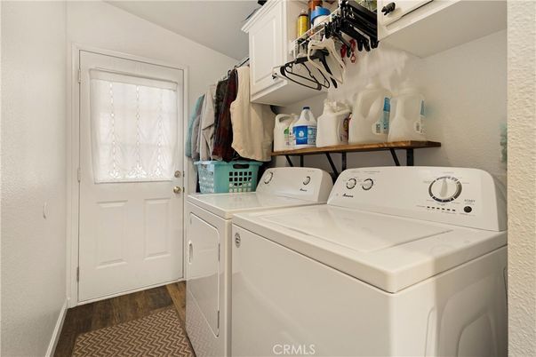 Interior, Washer, Wood Texture Flooring