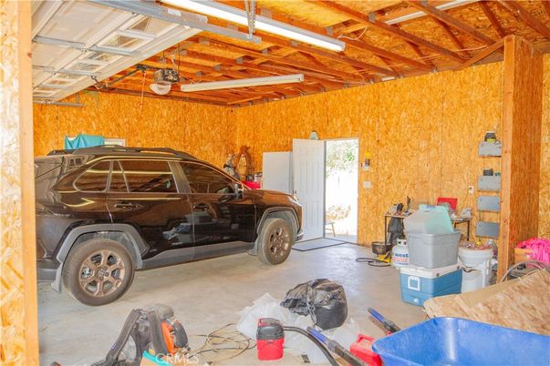 Garage, Interior, Wooden Beams