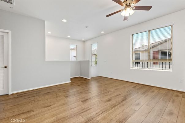 Empty room, Interior, Recessed Lighting, Wood Texture Flooring