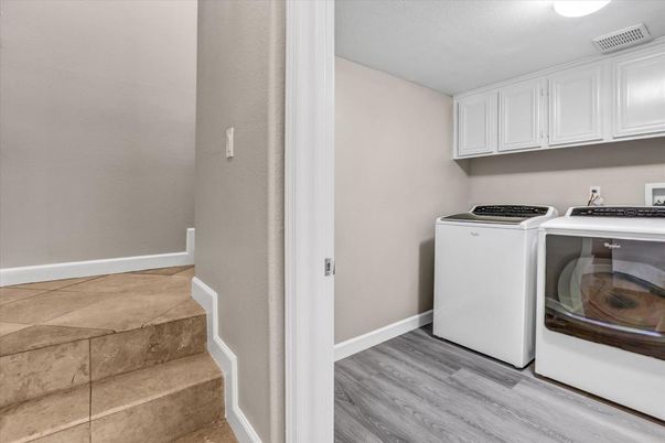 Interior, Washer, Wood Texture Flooring
