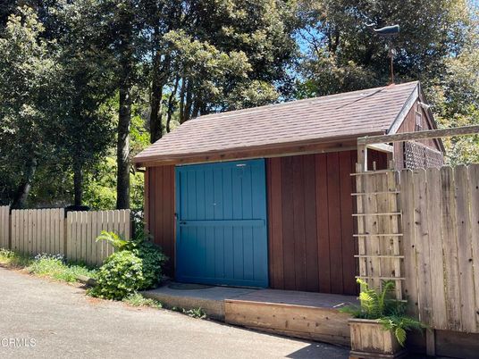 Detached Garage, Exterior