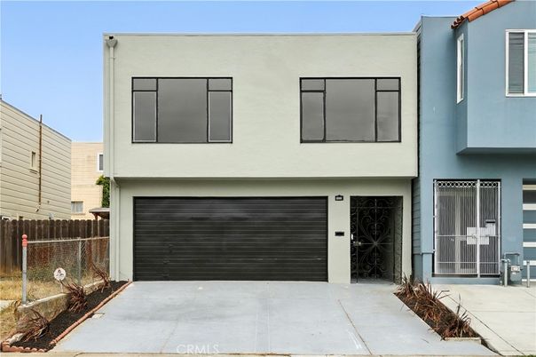Attached, Exterior, Facade, Modern