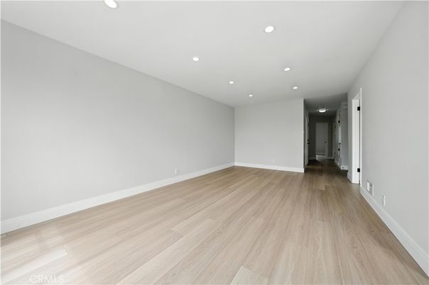 Empty room, Interior, Recessed Lighting, Wood Texture Flooring