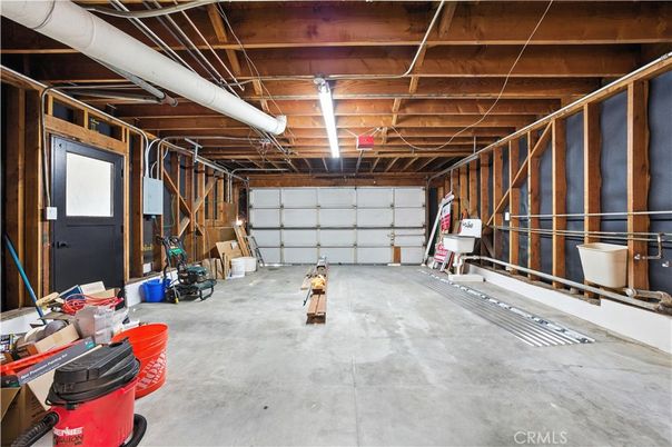 Garage, Interior, Wooden Beams