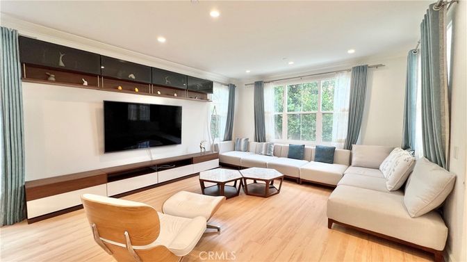 Interior, Living room, Recessed Lighting, Wood Texture Flooring