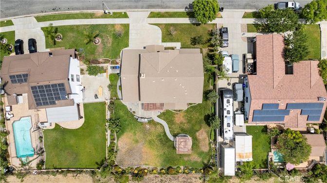 Exterior, Drone