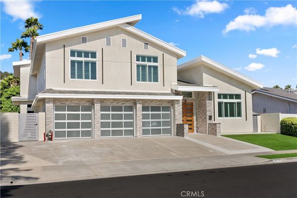 Attached, Exterior, Facade, American Craftsman