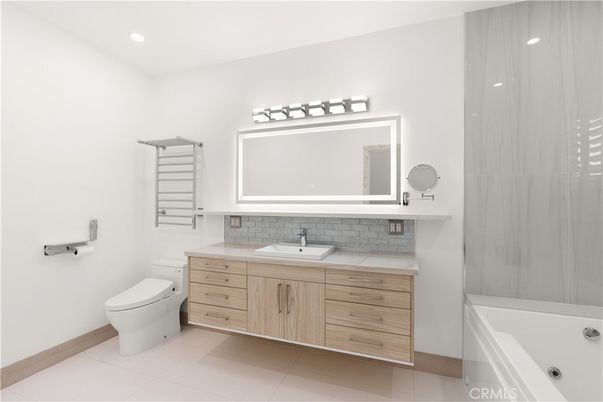 Bathroom, Interior, Recessed Lighting