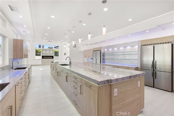 Interior, Kitchen, Pendant Lights, Recessed Lighting, Stainless Steel Appliances