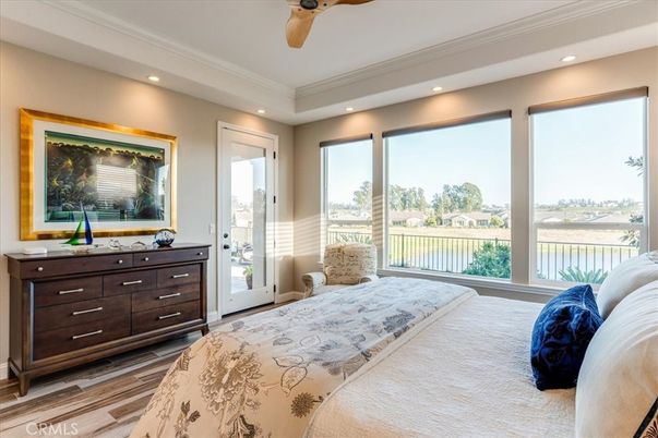 Bedroom, Interior, Recessed Lighting, Water, Wood Texture Flooring