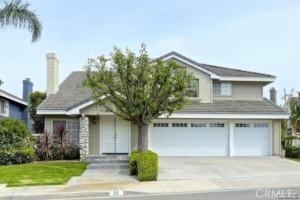 Attached, Exterior, Facade, Ranch