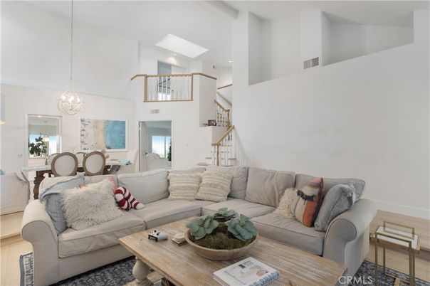 Dining room, Interior, Living room, Pendant Lights, Recessed Lighting, Wood Texture Flooring