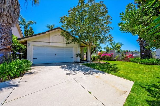 Backyard, Detached Garage, Exterior