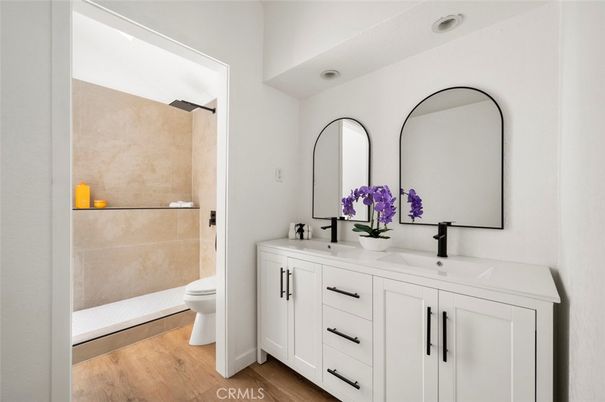 Bathroom, Dual Sink Vanities, Interior, Wood Texture Flooring