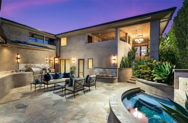 Exterior, Fireplace, Pool