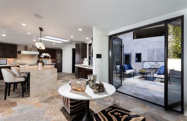 Dining room, Interior, Kitchen, Living room, Pendant Lights, Recessed Lighting, Stainless Steel Appliances