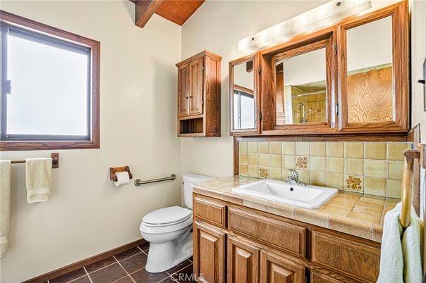 Bathroom, Interior, Tile Countertops